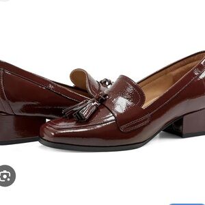 Dress loafers women’s 9.5 Wide patent leather cordorvan